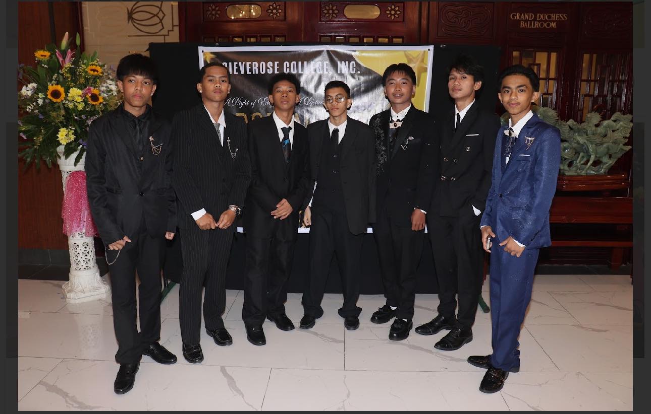 JS Prom event showing group photo